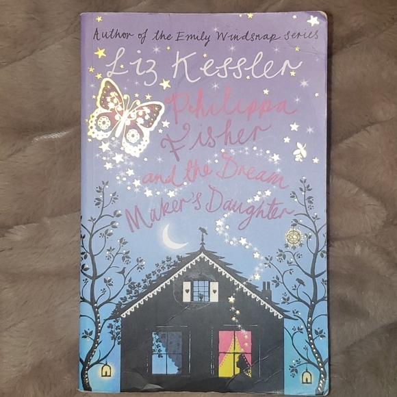 Books - Picture 2 of 7